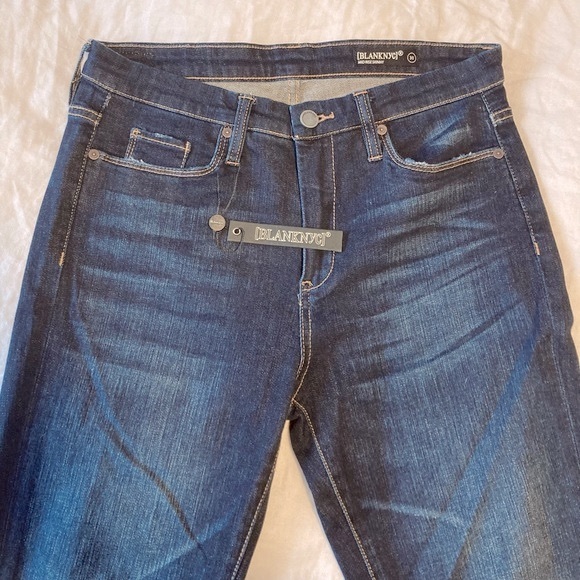 BlankNYC Mid Rise Skinny Distressed Dark Wash Jean - Picture 5 of 8